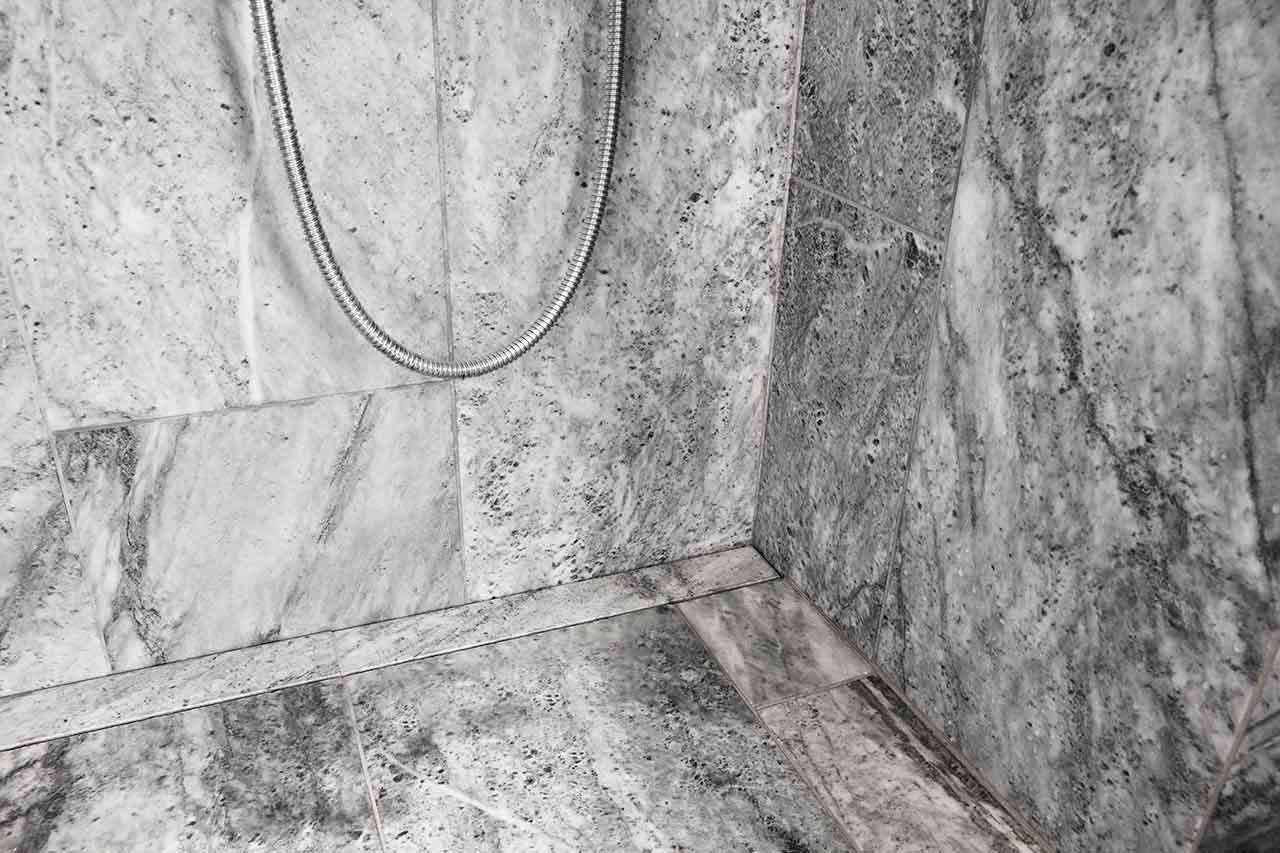 Väggnära golvbrunn